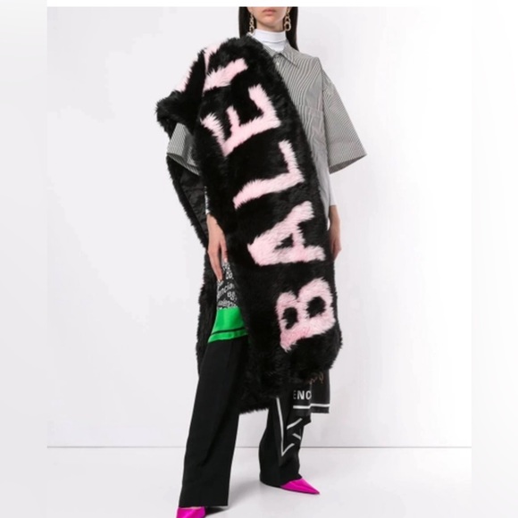 Balenciaga faux fur shawl - Picture 8 of 10